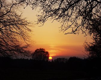 Frühlingsfoto von Czeslaw Gorski-009_herbstfoto-czeslaw-gorski-roter-sonnenuntergang